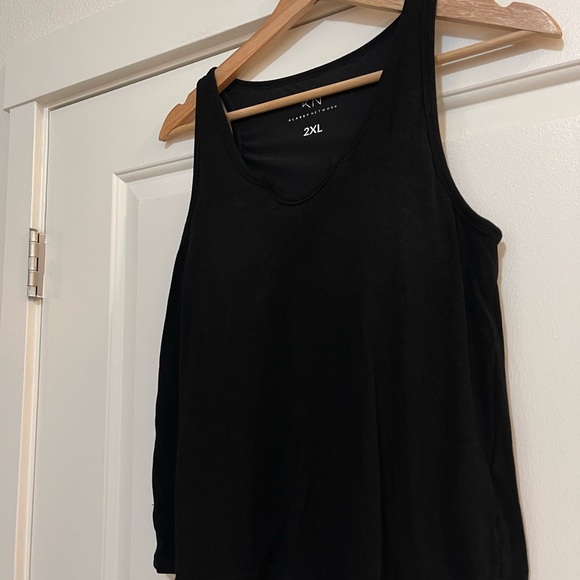 Klassy Network Ribbed U-Shape Tank - Picture 6 of 8